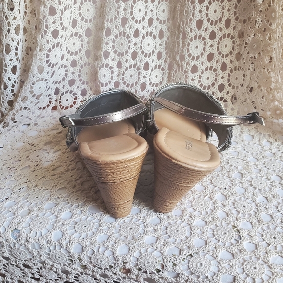 Nicole Platform - Picture 7 of 12